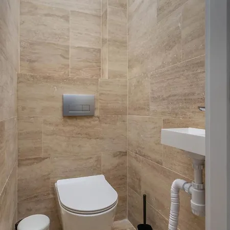 דירה Acacia Tree 43 - Design Meets Comfort