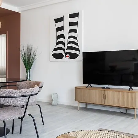 דירה Acacia Tree 43 - Design Meets Comfort *