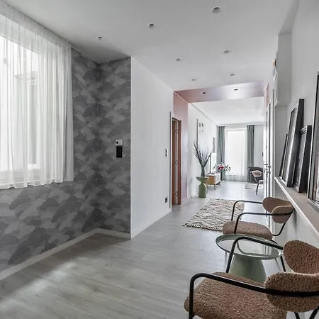דירה Acacia Tree 43 - Design Meets Comfort