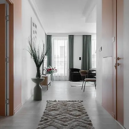 Acacia Tree 43 - Design Meets Comfort Apartman Budapest