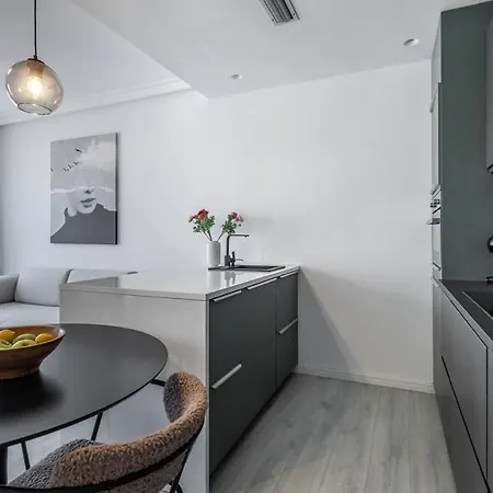 Acacia Tree 43 - Design Meets Comfort Apartman *