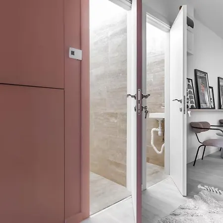 Acacia Tree 43 - Design Meets Comfort