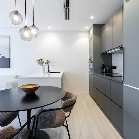 Acacia Tree 43 - Design Meets Comfort