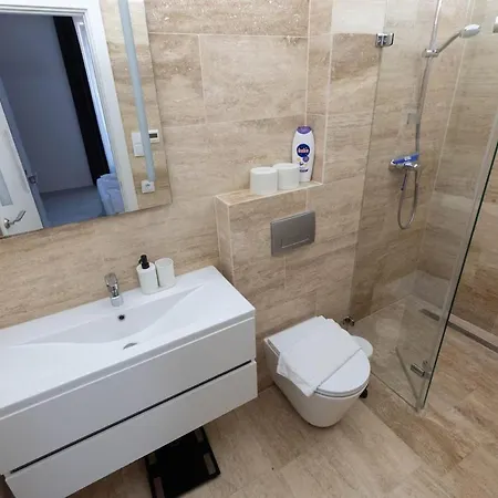 Acacia Tree 43 - Design Meets Comfort