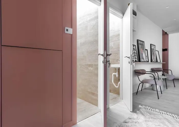 Acacia Tree 43 - Design Meets Comfort